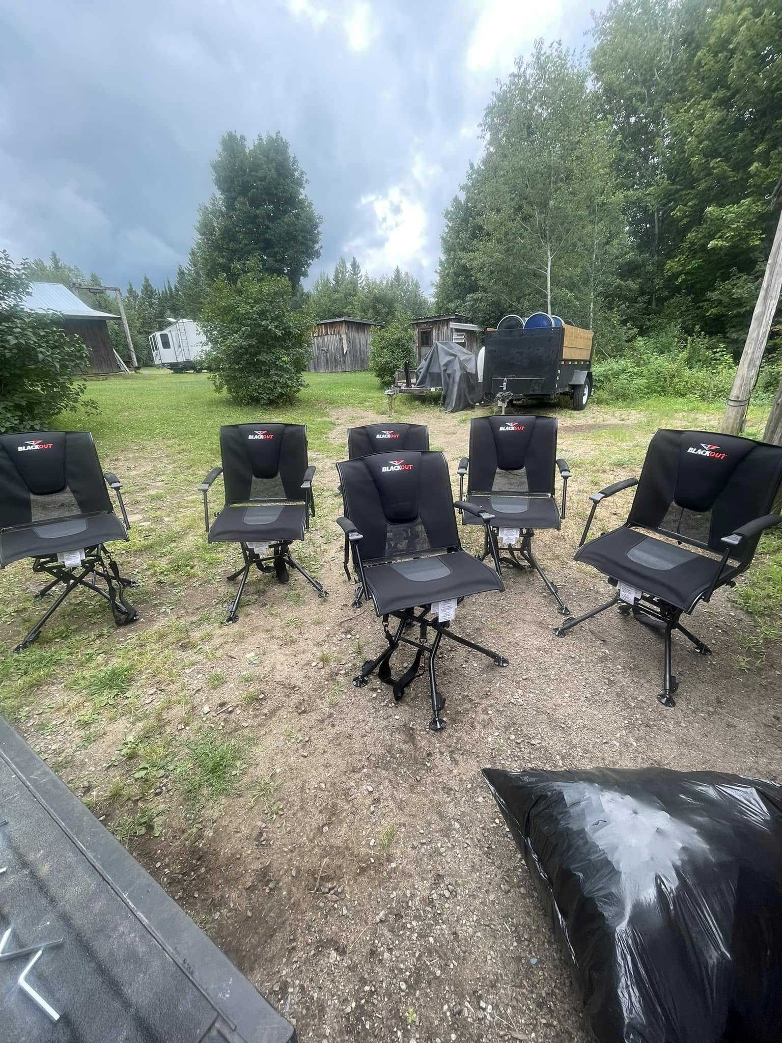 https://0901.nccdn.net/4_2/000/000/076/de9/wild-north-outfitters-hunting-camp-blind-chairs-madawaska-ontari.jpg