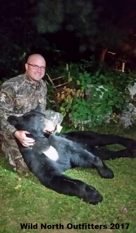 https://0901.nccdn.net/4_2/000/000/078/264/2017-fall-ontario-black-bear-hunt-wild-north-outfitters-tommy.jpg