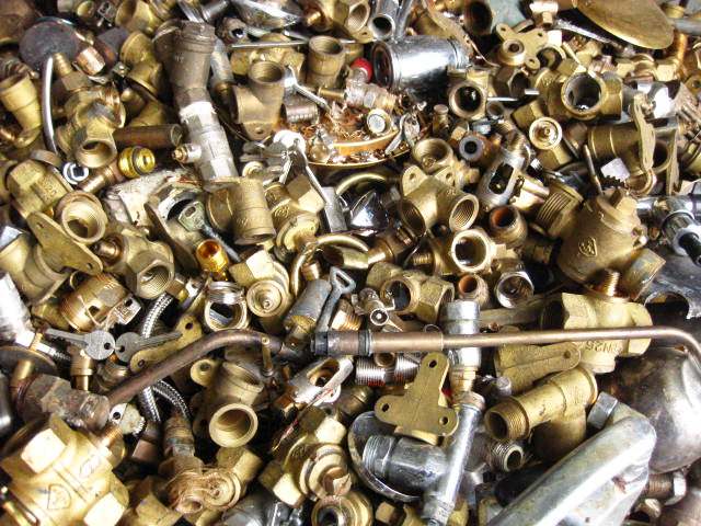 https://0901.nccdn.net/4_2/000/000/078/264/brass-scraps-2407054.jpeg