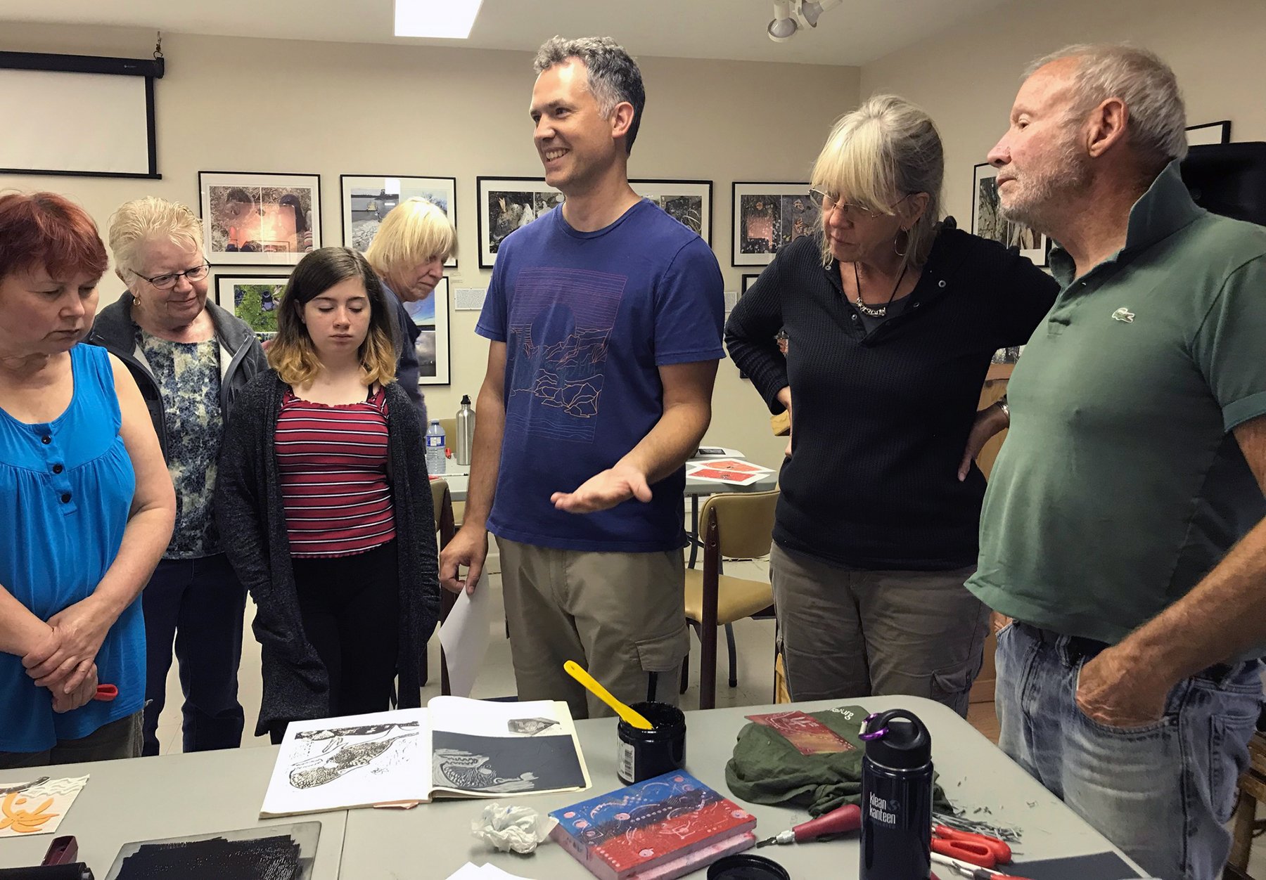 Art Instructor Michael McEwing teaching a weekend relief print-making workshop in 2019.