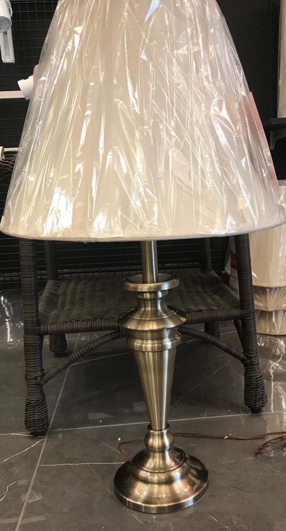 40190 Table Lamp
Made in Canada
Available in Antique Brass
or Brushed Chrome
Regular Price $236.99
Sale Price $165.99