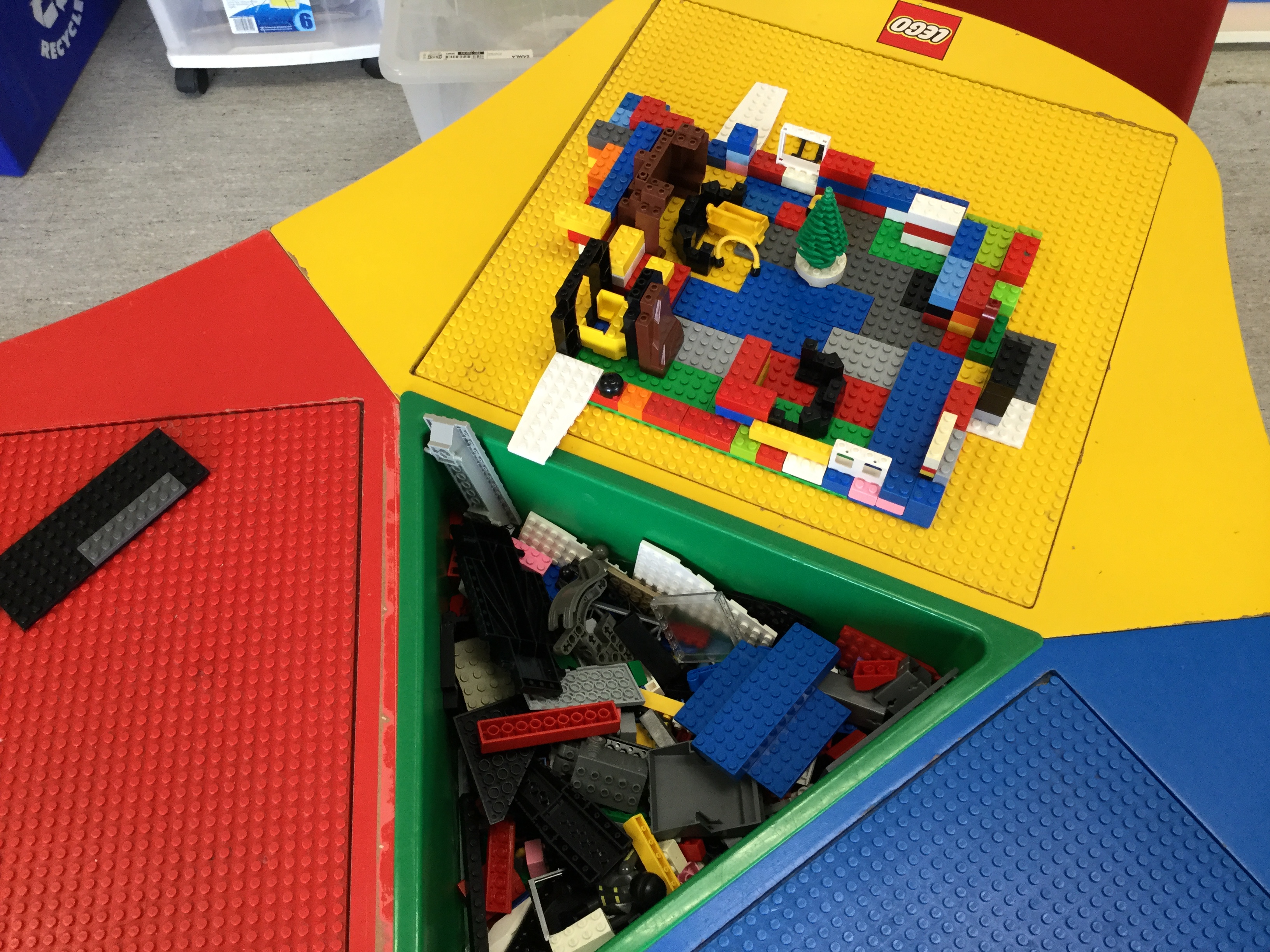 Yellow Room - Lego Fun