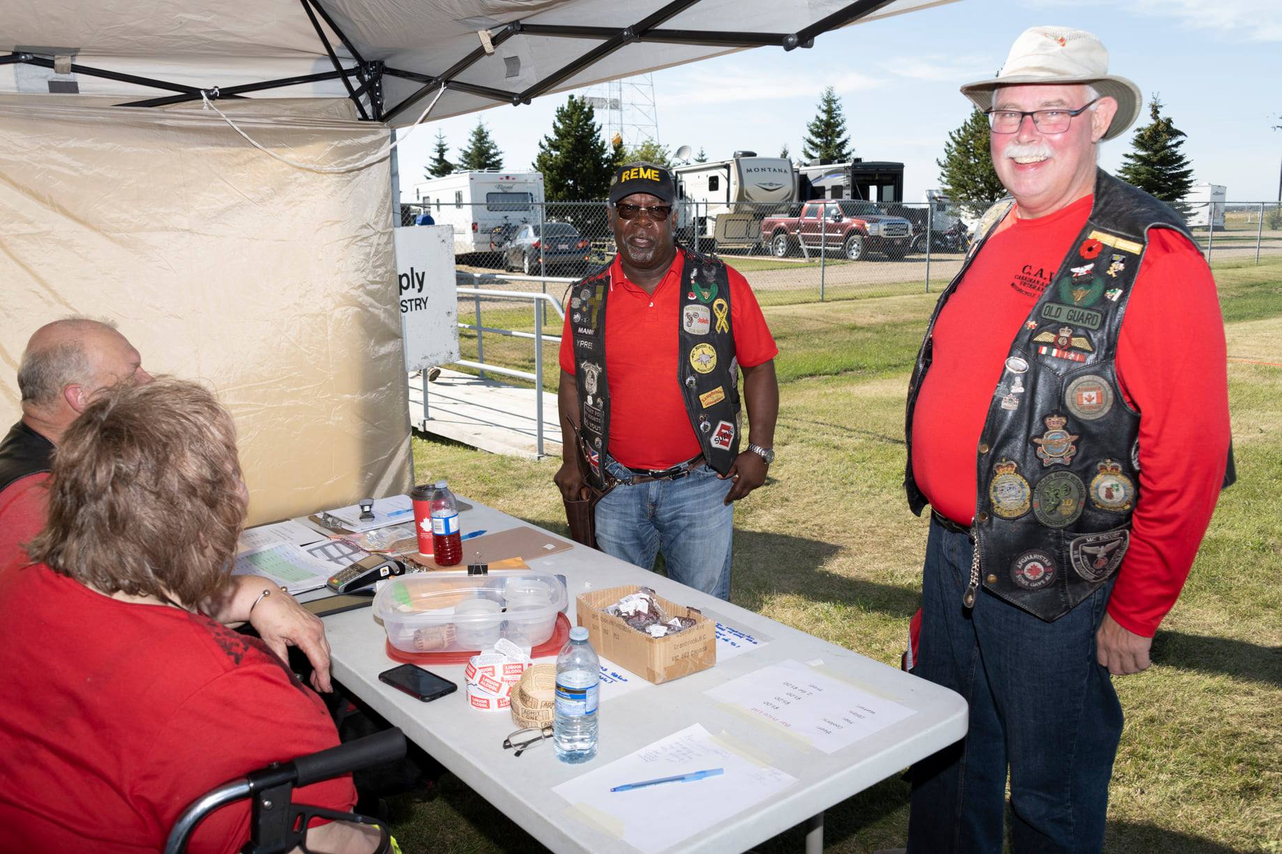 https://0901.nccdn.net/4_2/000/000/07d/e48/registration-table-dan-mclean.jpg