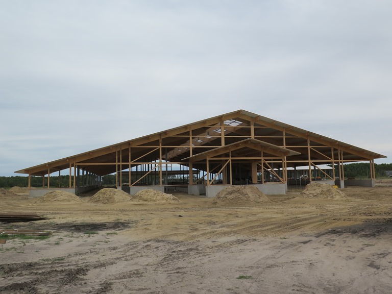2016 Manitoba - Robot dairy barn