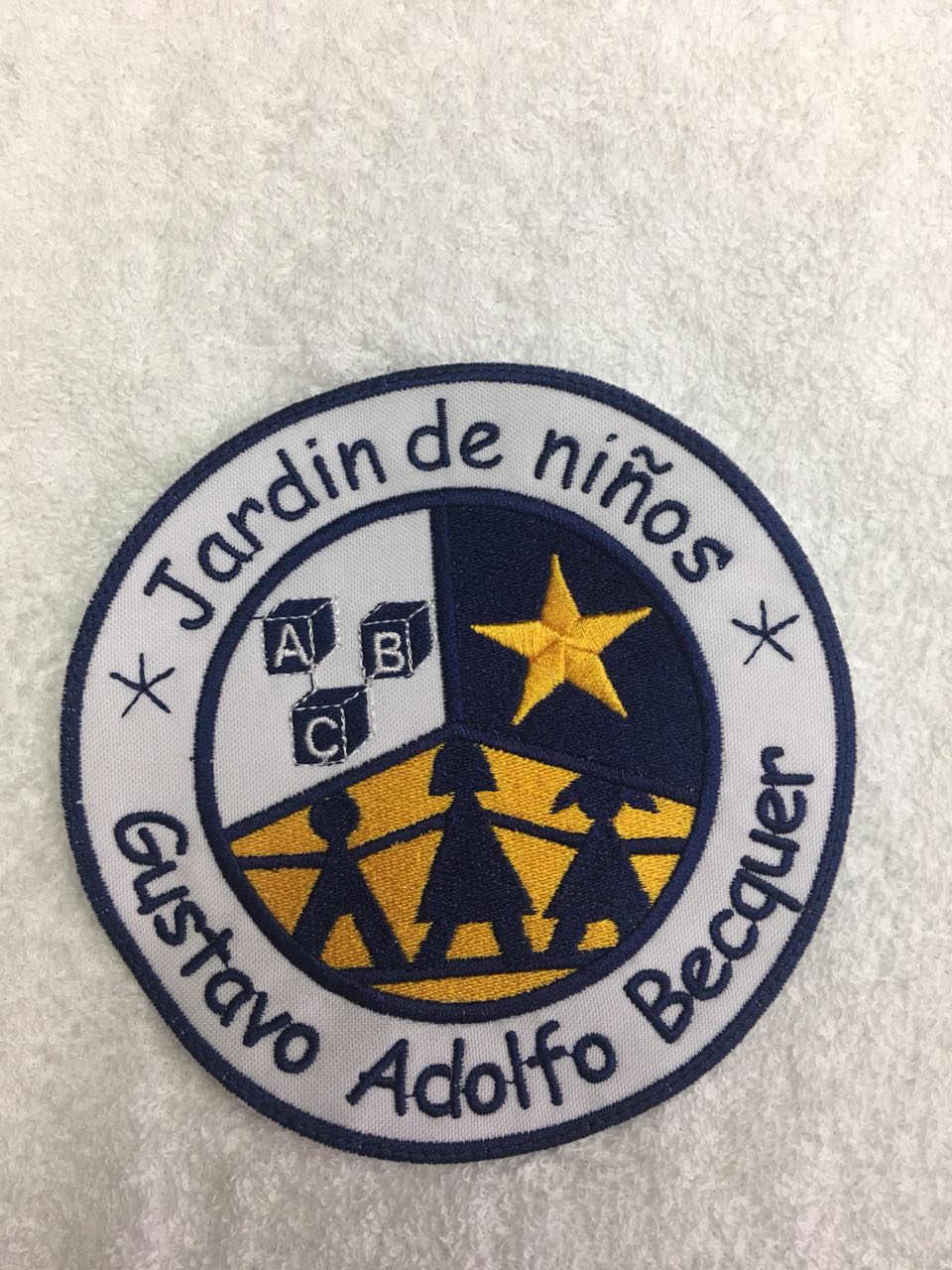 https://0901.nccdn.net/4_2/000/000/081/4ce/escudo-jardin-de-ni%C3%91os-gustavo-adolfo-bacquer.jpg