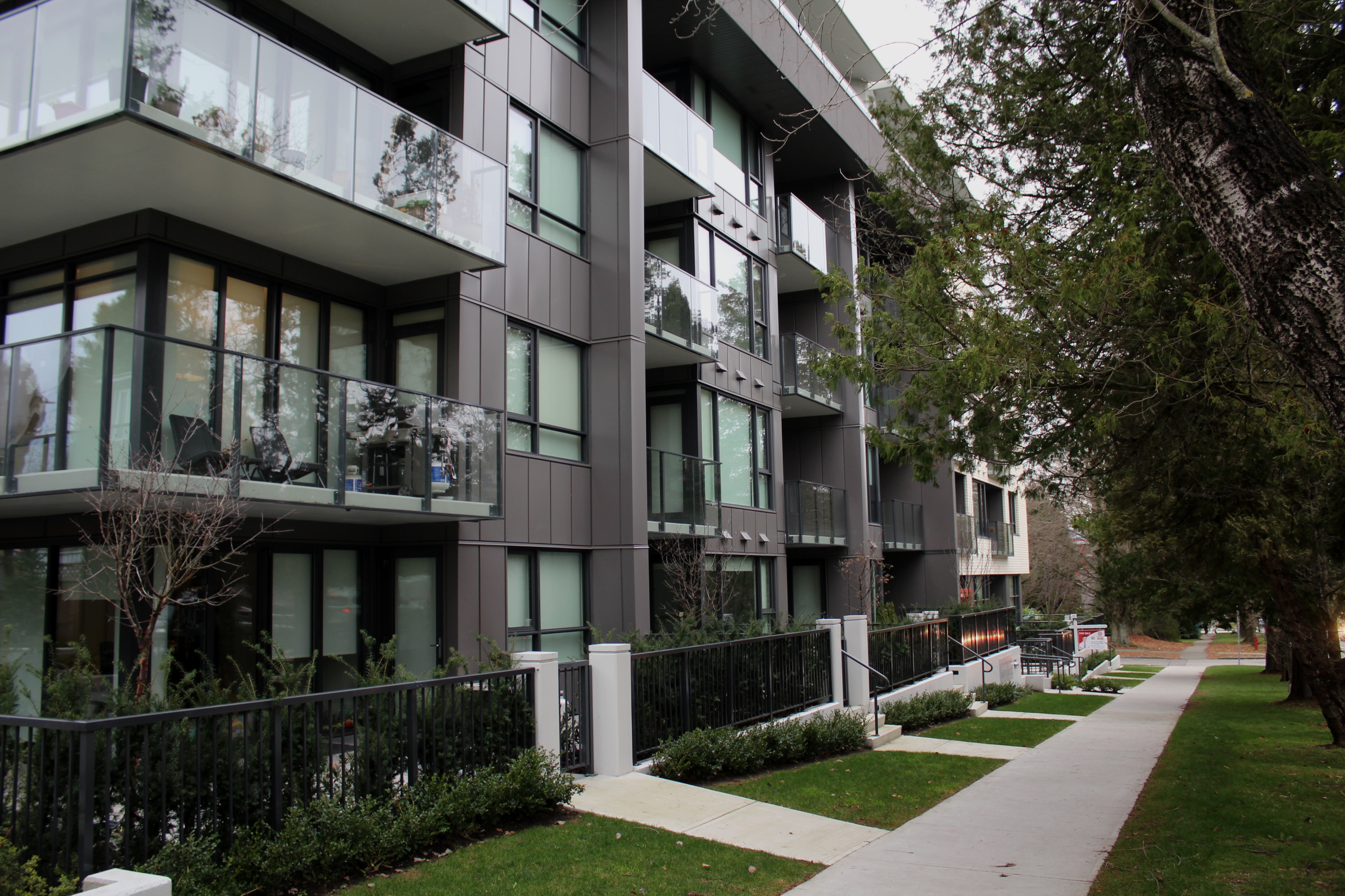 505 West 61st., (Cambie & 61st)
Vancouver, BC
