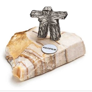 INUKSHUK – PEWTER ON ONYX