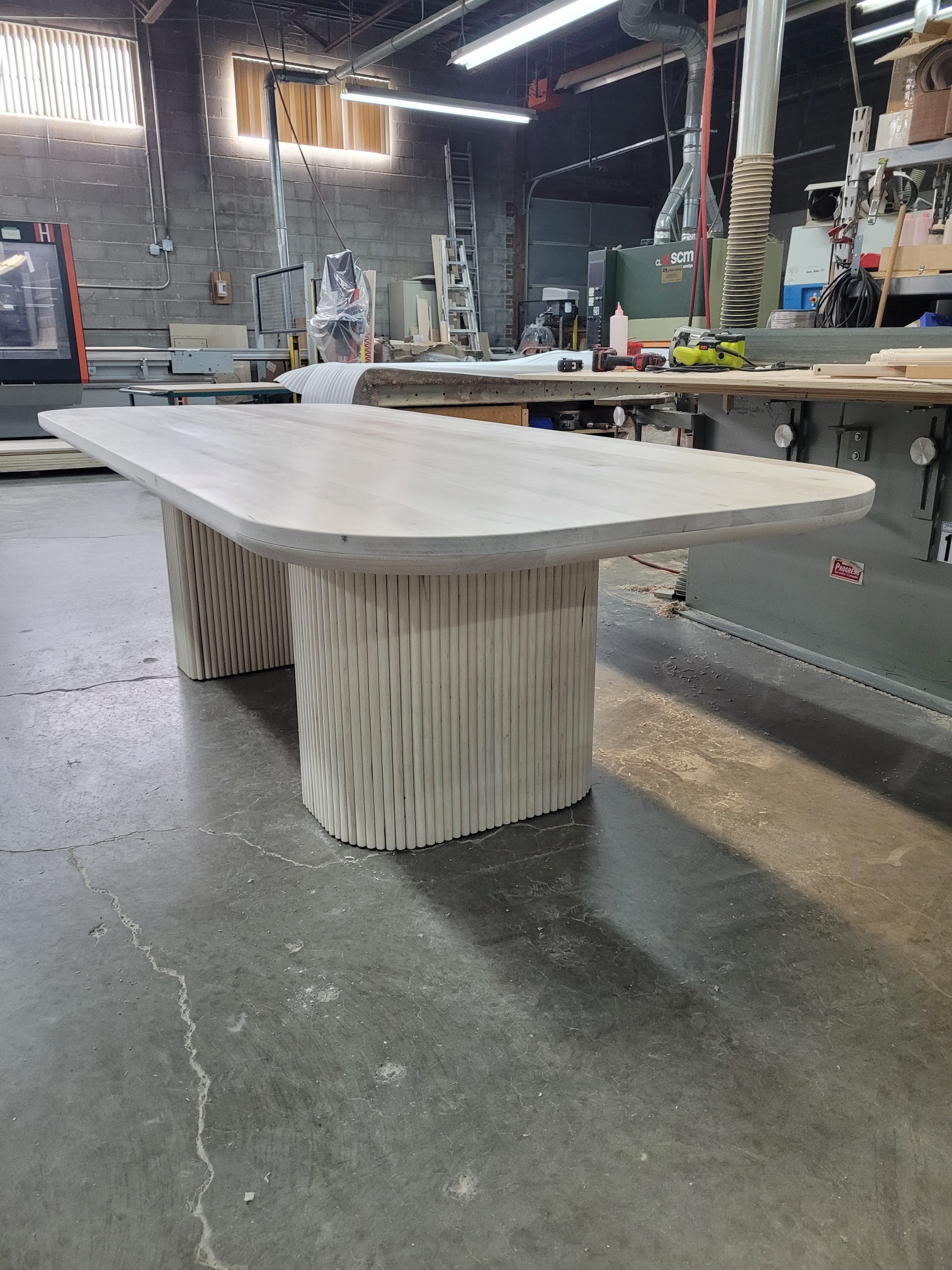DOUBLE D REEDED BASE WITH REVERSE HALF BULLNOSE EDGE TABLE TOP