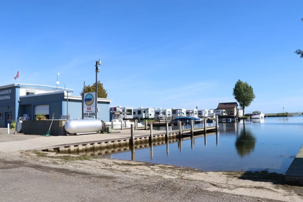 https://0901.nccdn.net/4_2/000/000/084/3b1/boat-launch_2--big-photo-.jpg