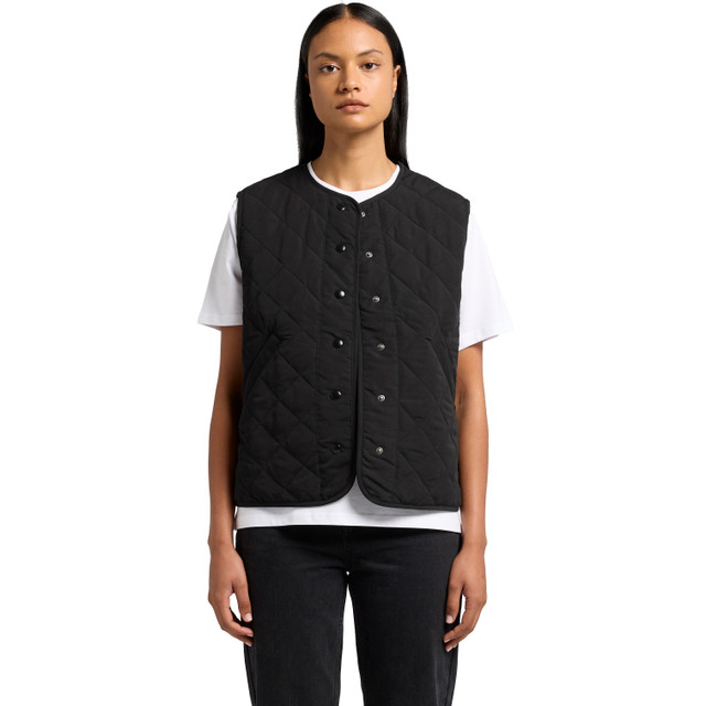 A black and white photo of clouds and mountains