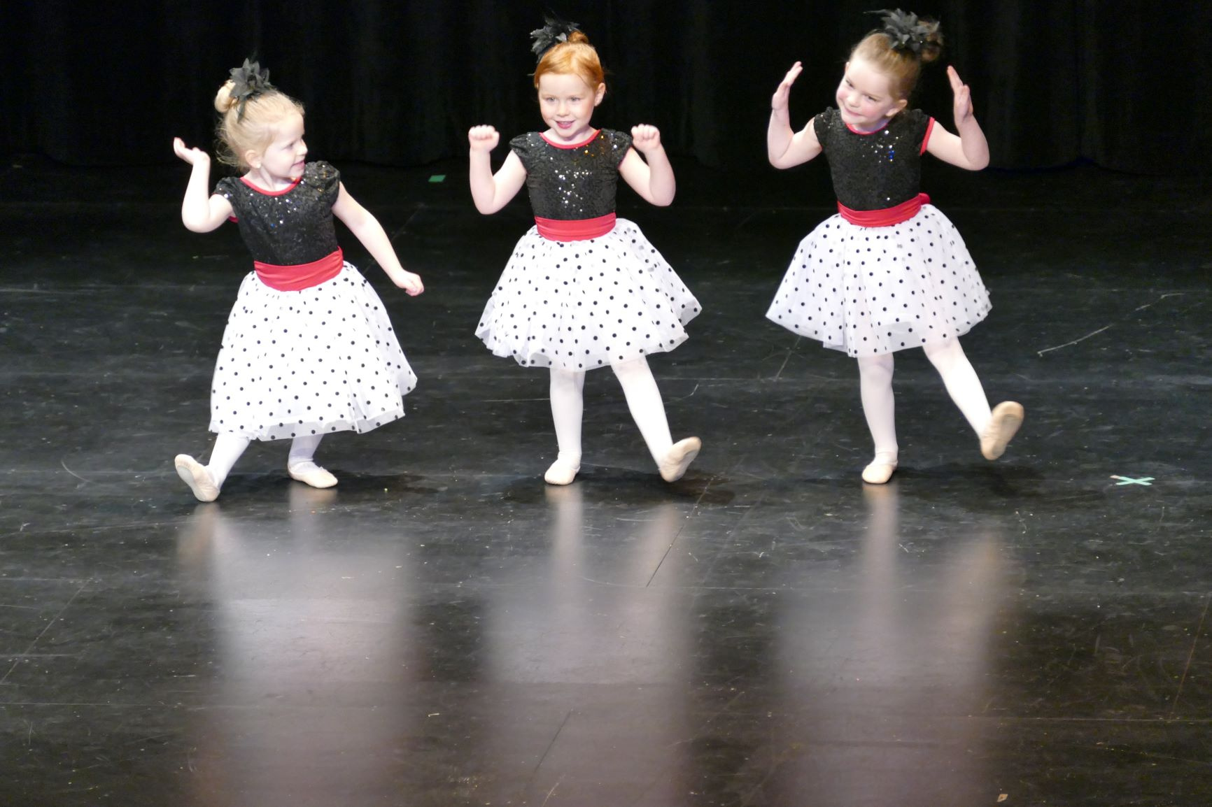 https://0901.nccdn.net/4_2/000/000/085/cf9/20-DC-Ladybug-Boogie-Tiny-Dancers--ages-3---4--1732x1154.jpg