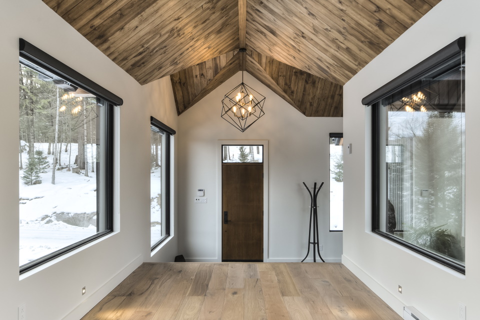 https://0901.nccdn.net/4_2/000/000/087/226/timber-frame-interior_736.jpg