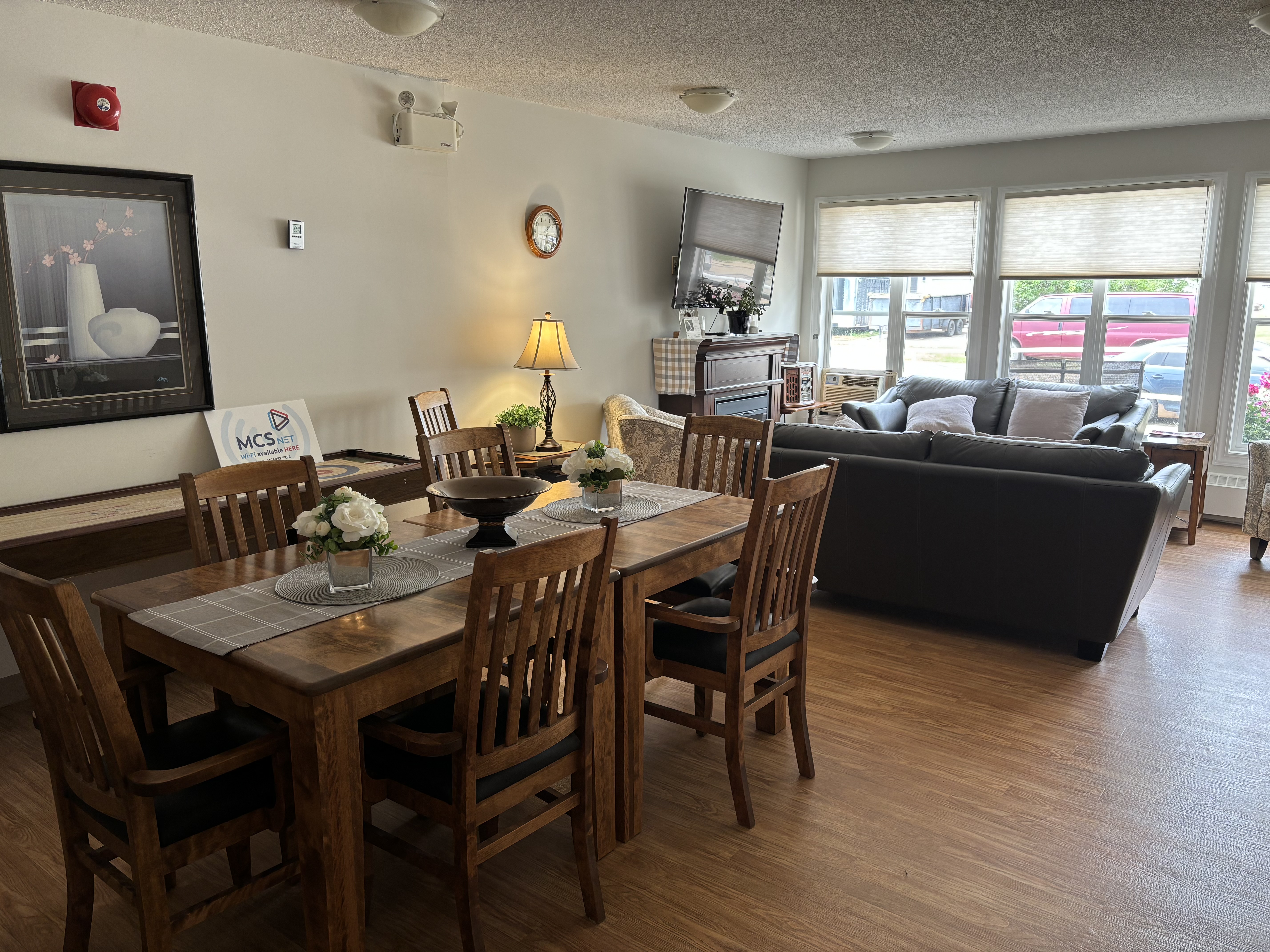 Mannville Manor Common Area