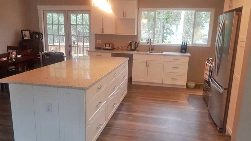 White Kitchen Cabinets