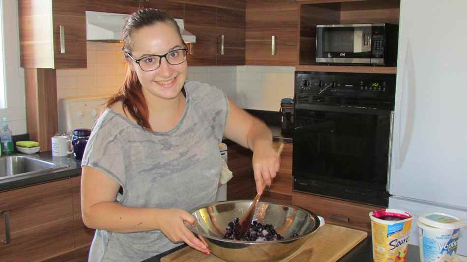 Marie-Maude cuisine une confiture de bleuet Marie-Maude cuisine une confiture de bleuet