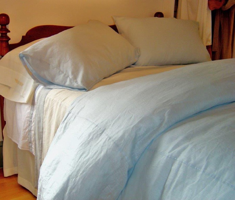 https://0901.nccdn.net/4_2/000/000/08b/5fe/Blue_Linen_fold_over_sham-800x680.jpg